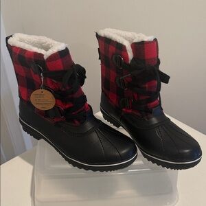 NWT Plaid JBU Winter Boots